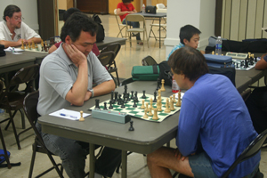 Bill Kiplinger (left) vs Mike Carlson in round 4.
