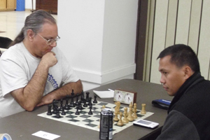Jeff Schroeder (left) in his win vs Wendell Salveron.